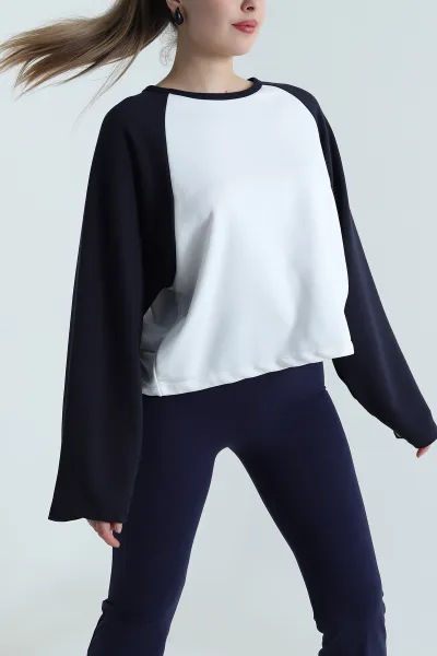 Beyaz Oversize Şardonsuz Üç İp Kadın Fermuarsız Sweat 496072