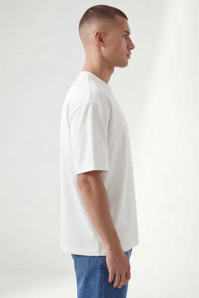 Beyaz Oysho Kumaş Oversize Bisiklet Yaka Erkek Tişört 438917