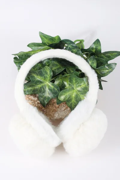 Beyaz Peluş Kulaklık 410735