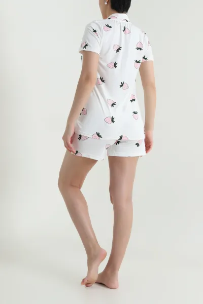 Beyaz Pembe Çilek Desenli Kadın Şortlu Pijama Takımı 466966