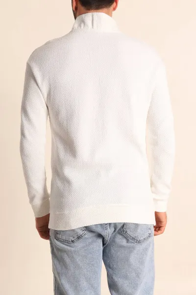 Beyaz Rahat Kalıp Örgü Dokulu Yarım Fermuar Sweatshirt 228825