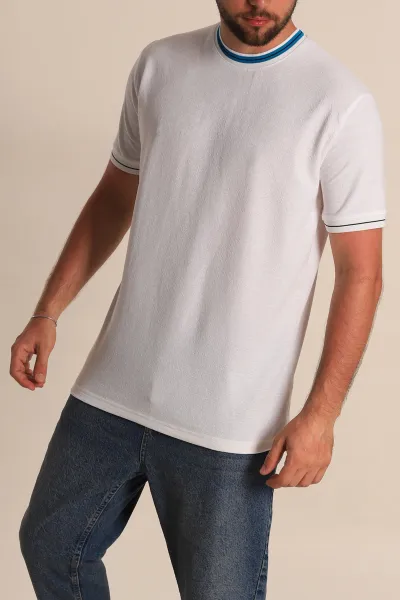 Beyaz Regular Fit Çizgili Yaka Detaylı Erkek Tişört 277157