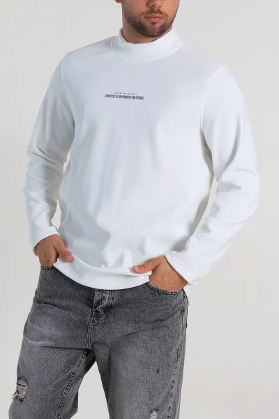 Beyaz Regular Fit Dik Yaka Kabartma Yazılı Erkek Sweatshirt 305769