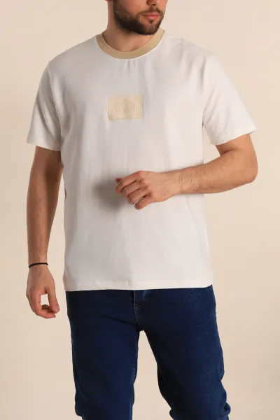 Beyaz Regular Fit Göğüs Baskılı Erkek Tişört 270636