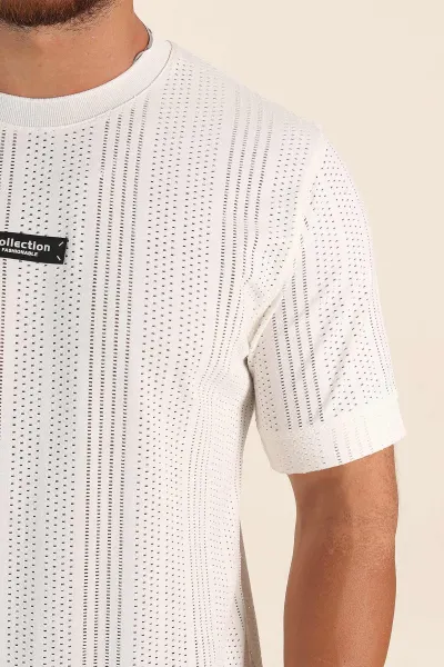 Beyaz Relaxed Fit Delikli Tasarım Yazı Detay Erkek Tişört 373076