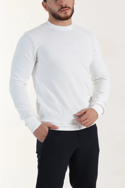 Beyaz Relaxed Fit Dokulu Kabartma Yazı Detaylı Erkek Sweatshirt 398548
