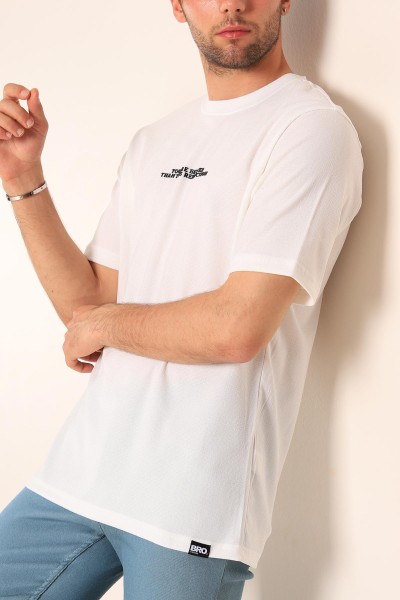 beyaz-relaxed-fit-dokulu-slogan-baskili-erkek-tisort-186775