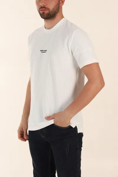 Beyaz Relaxed Fit Dokulu Yazı Detaylı Erkek Tişört 370311