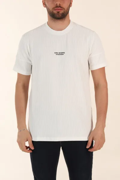 beyaz-relaxed-fit-dokulu-yazi-detayli-erkek-tisort-370311