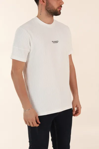 Beyaz Relaxed Fit Dokulu Yazı Detaylı Erkek Tişört 370311