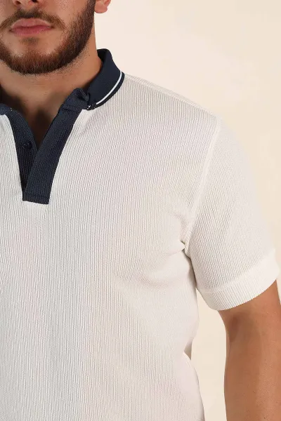 Beyaz Relaxed Fit Gizi Düğmeli Polo Yaka Erkek Tişört 370274