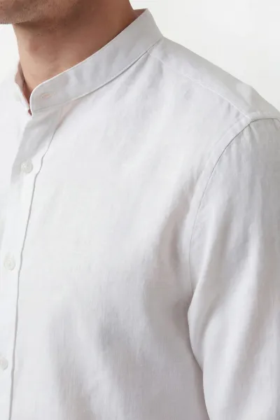 Beyaz Relaxed Fit Hakim Yaka Uzun Kollu Erkek Gömlek 445648