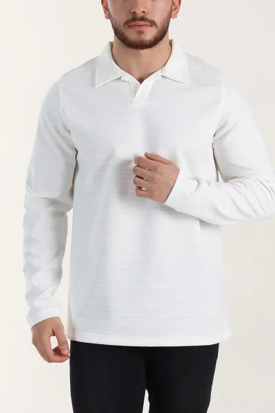 Beyaz Relaxed Fit Jakarlı Kumaş Yazı Detaylı Polo Yaka Erkek Sweatshirt 399449