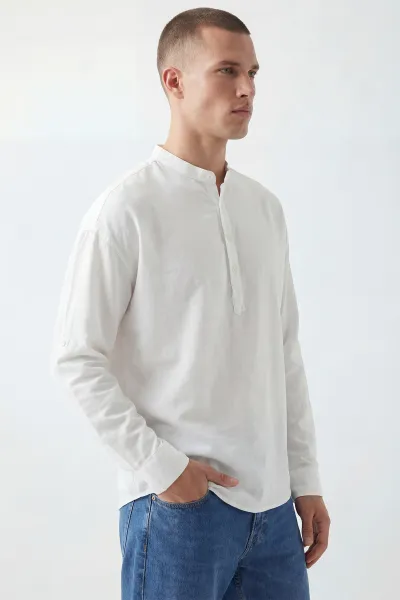 Beyaz Relaxed Fit Keten Yarım Düğmeli Hakim Yaka Erkek Gömlek 435914