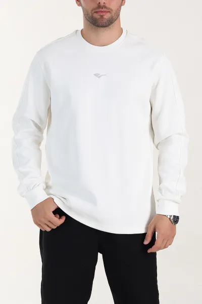 beyaz-relaxed-fit-pike-dokulu-nakis-detayli-erkek-sweatshirt-400898