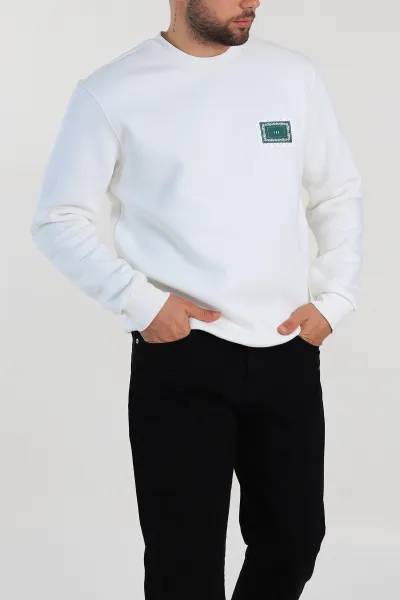 beyaz-relaxed-fit-uc-ip-sardonlu-baskili-erkek-sweatshirt-309657