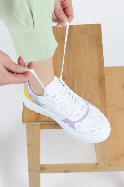 Beyaz Renkli Bağcıklı Spor Ayakkabı 166461