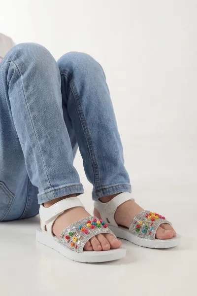 Beyaz Rugan ( 31 - 35 ) Taşlı Boncuk Detaylı Kız Çocuk Sandalet 445065