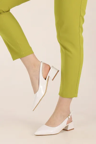 Beyaz Rugan Sivri Burun Bilek Kemerli Kadın Topuklu Ayakkabı 367266
