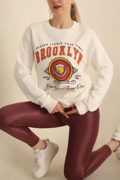 beyaz-sardonlu-baskili-bayan-sweat-237723
