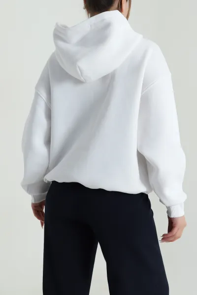 Beyaz Şardonlu Üç İp Nakışlı Kadın Sweat 486719
