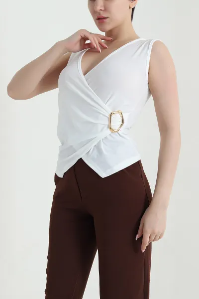 beyaz-sendy-kumas-toka-detayli-kadin-bluz-460247