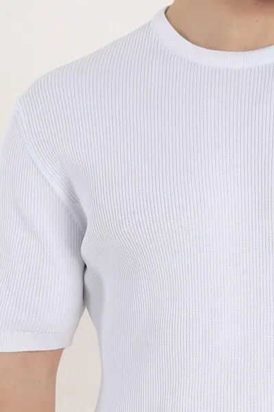 Beyaz Slim Fit Dokulu Basic Kısa Kollu Erkek Triko Tişört 338604