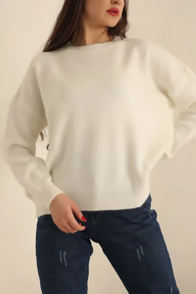 Beyaz Soft Triko Bayan Kazak 231534