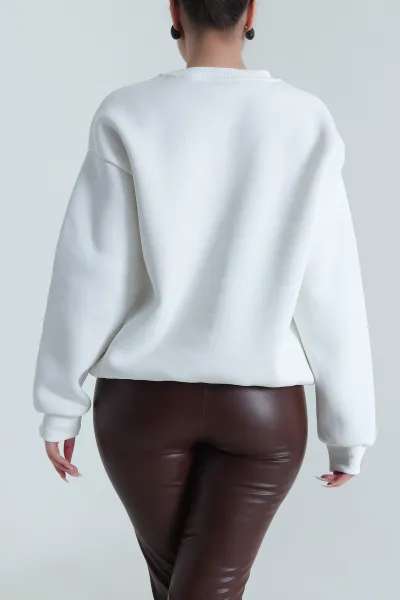 Beyaz Süzene Nakışlı Şardonlu Kadın Fermuarsız Sweat 492727