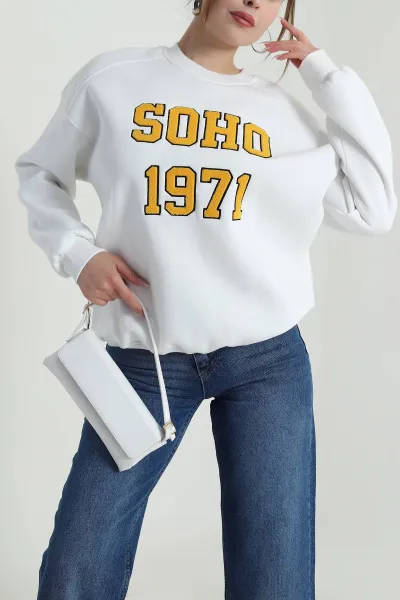 Beyaz Süzene Nakışlı Şardonlu Üç İp Kadın Sweat 486710