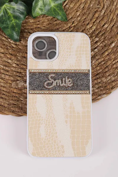Beyaz TeknoCase İPhone 13 Uyumlu Smile Case Serisi Yazı Detaylı Lens Hediyeli Sert Silikon Telefon Kılıfı 450136