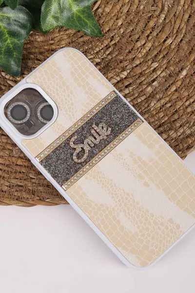 Beyaz TeknoCase İPhone 13 Uyumlu Smile Case Serisi Yazı Detaylı Lens Hediyeli Sert Silikon Telefon Kılıfı 450136