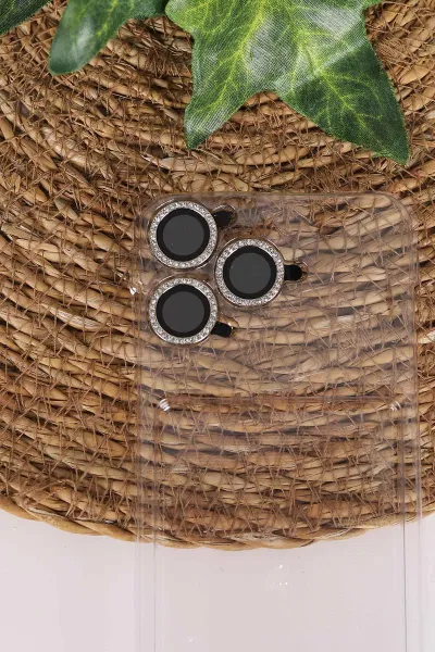 Beyaz TeknoCase İPhone 15 Pro Uyumlu Nelly Diamond Serisi Taşlı Lens Hediyeli Sert Silikon Telefon Kılıfı 480941