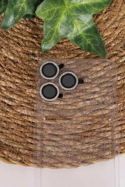 Beyaz TeknoCase İPhone 16 Pro Uyumlu Nelly Diamond Serisi Taşlı Lens Hediyeli Sert Silikon Telefon Kılıfı 480956