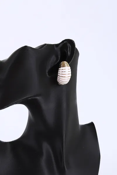 Beyaz Tırtıklı Koza Model Gold Detaylı Çivi Küpe 368761