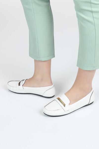 Beyaz Tokalı Kadın Babet Ayakkabı 105479