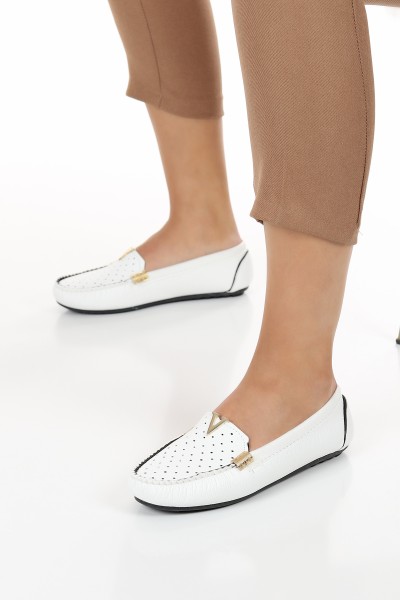 Beyaz V Tokalı Kadın Babet Ayakkabı 120661