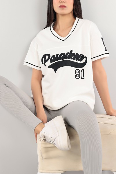 beyaz-v-yaka-baskili-oversize-tisort-110547
