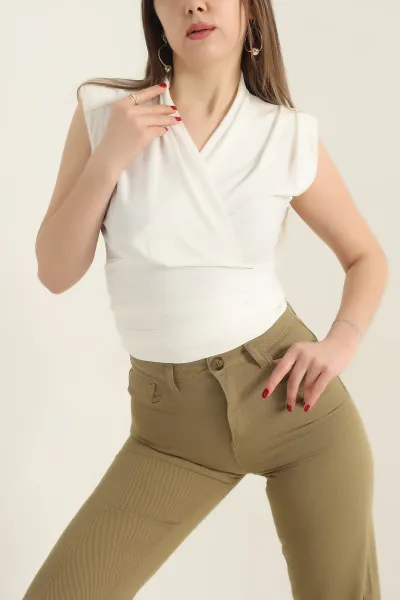 beyaz-vatkali-pileli-likrali-sandy-bluz-337537
