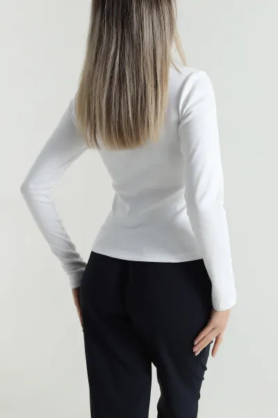 Beyaz Yakası Fermuarlı Kadın Body Bluz 489996