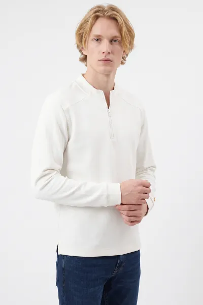 Beyaz Yarım Fermuarlı Erkek Sweatshirt 492050