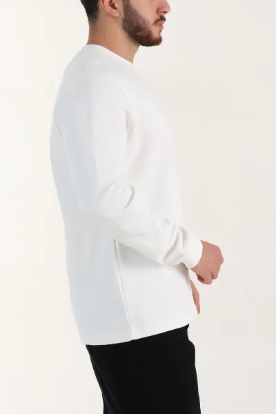 Beyaz Yazı Detaylı Bisiklet Yaka Erkek Sweatshirt 396930