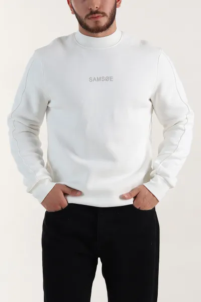 Beyaz Yazı Detaylı Bisiklet Yaka Erkek Sweatshirt 397039