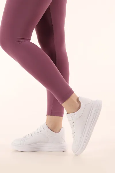 Beyaz Yüksek Taban Bağcıklı Kadın Spor Ayakkabı 400450