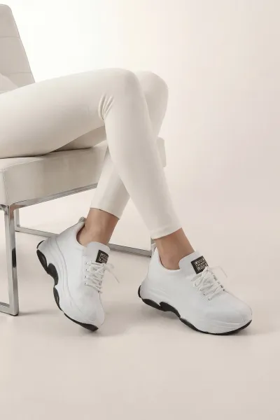 Beyaz Yüksek Taban Bağcıklı Spor Ayakkabı 439681