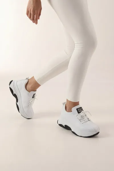 Beyaz Yüksek Taban Bağcıklı Spor Ayakkabı 439681