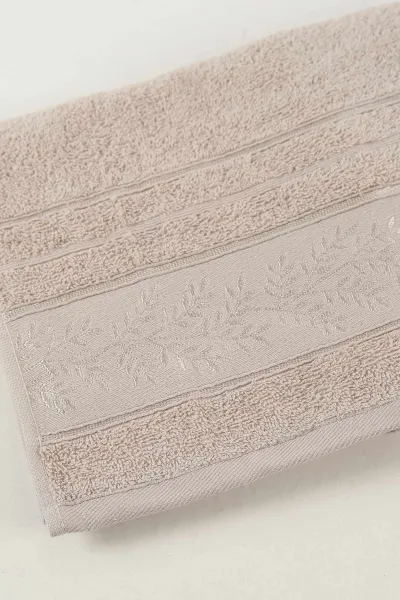 Bisküvi 50x90 Cm Jakarlı Desenli Bahar Havlu 460450