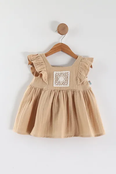 biskuvi-6-24-ay-orgu-islemeli-kol-firfirli-kiz-bebek-muslin-elbise-449433
