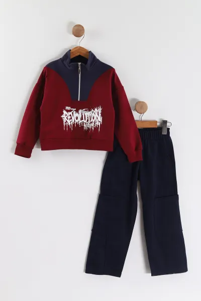 Bordo (3-10 Yaş)Baskılı Yakası Fermuarlı Sweatli Gabardin Pantolonlu Erkek Çocuk Takım 443380
