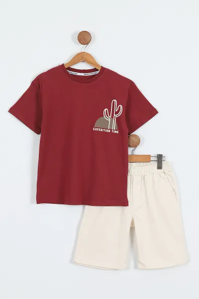 bordo-3-10-yason-arka-baskili-gabardin-sortlu-erkek-cocuk-takim-356932